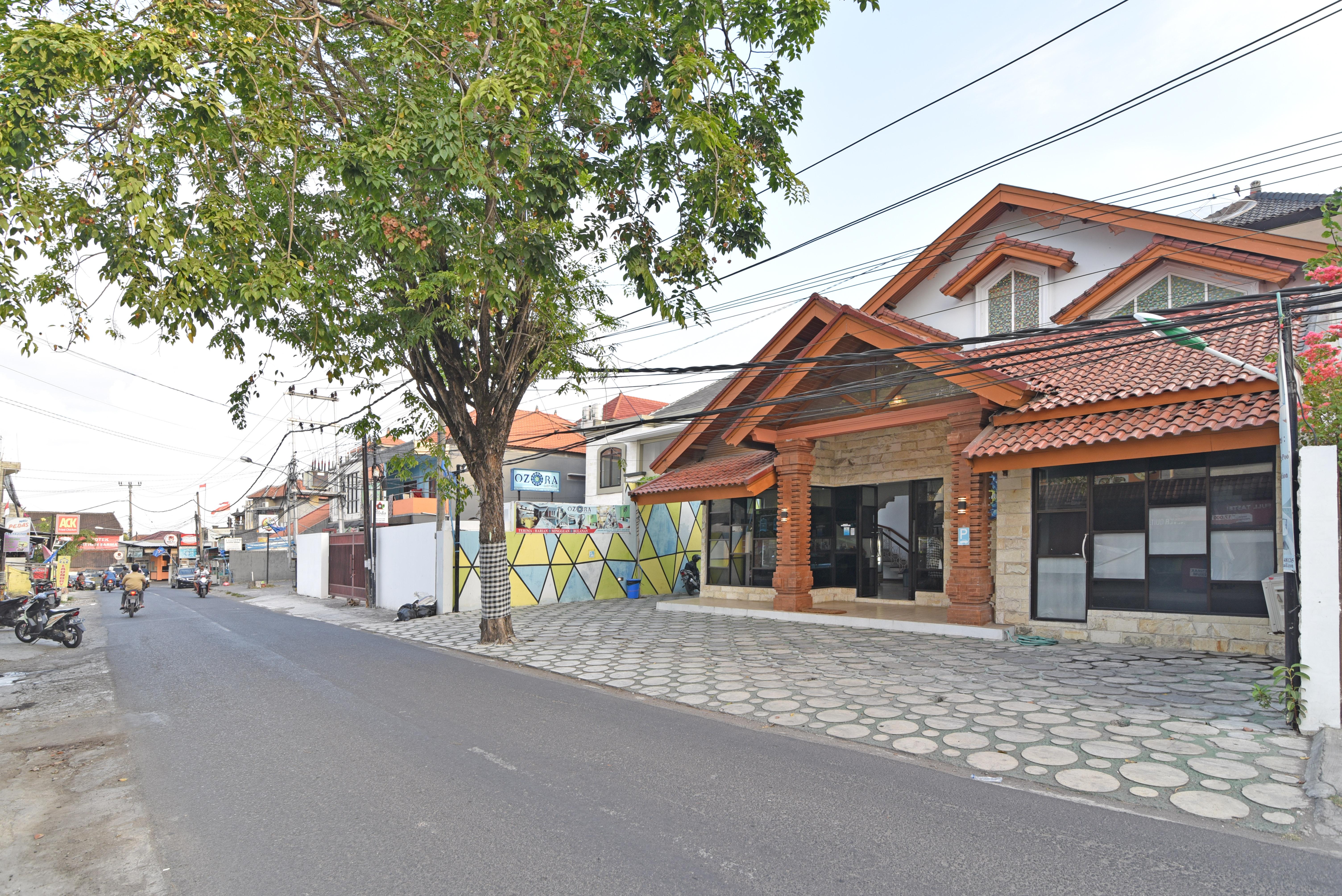 Reddoorz Plus @ Mahendradatta Denpasar المظهر الخارجي الصورة