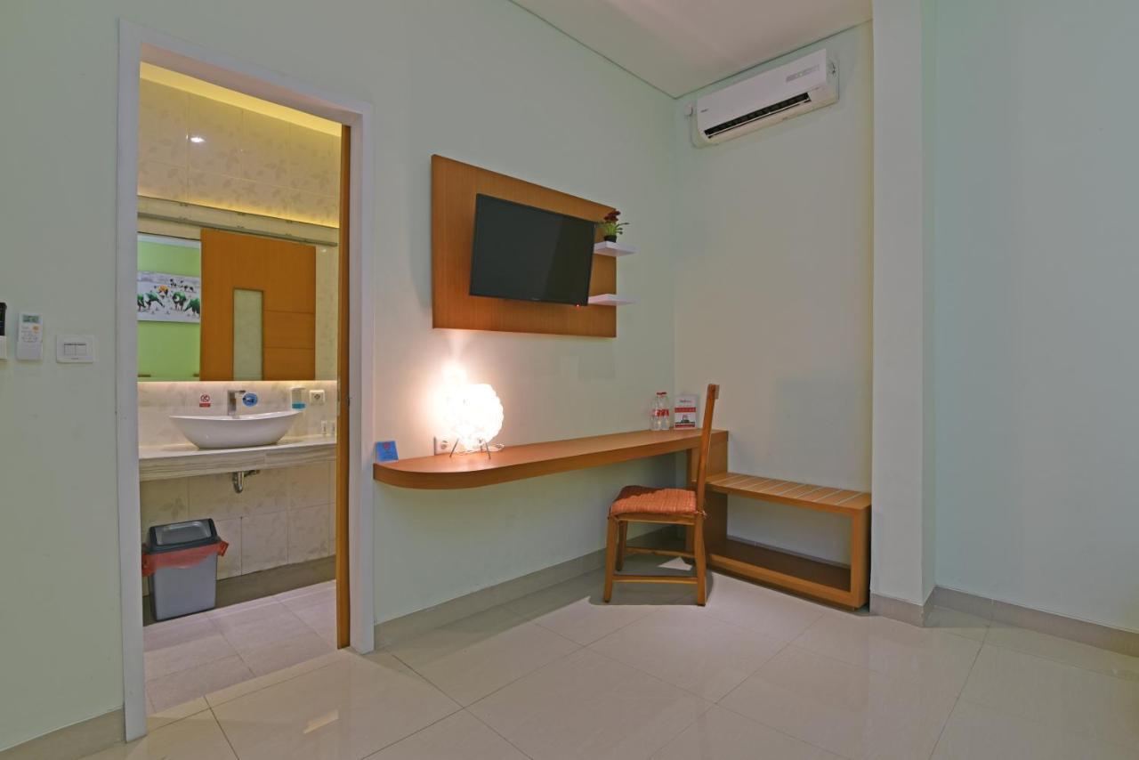 Reddoorz Plus @ Mahendradatta Denpasar المظهر الخارجي الصورة