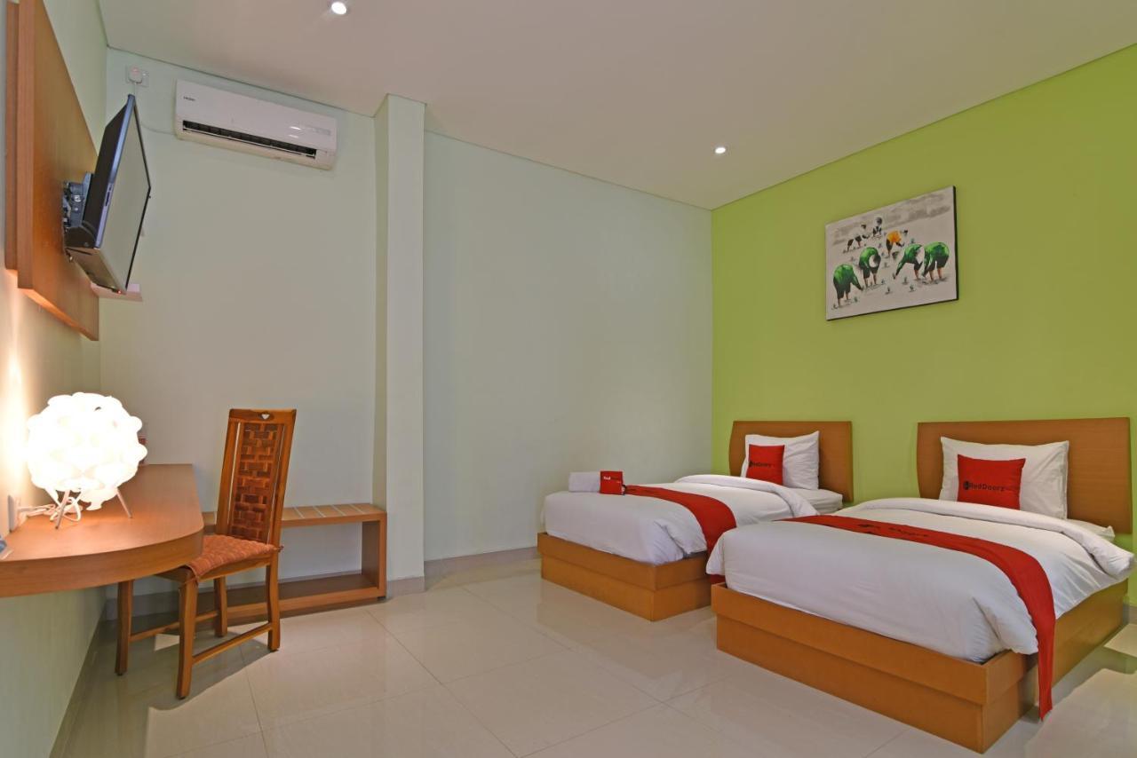 Reddoorz Plus @ Mahendradatta Denpasar المظهر الخارجي الصورة