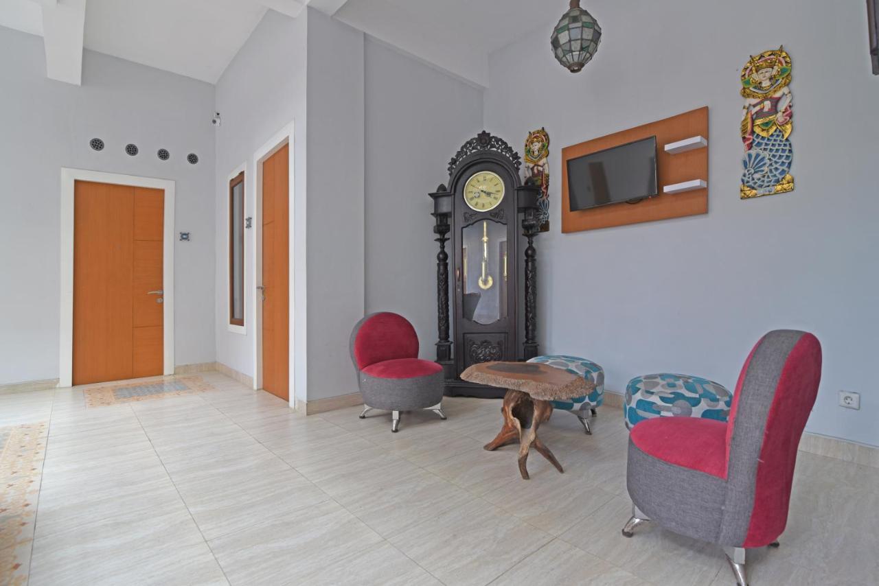 Reddoorz Plus @ Mahendradatta Denpasar المظهر الخارجي الصورة